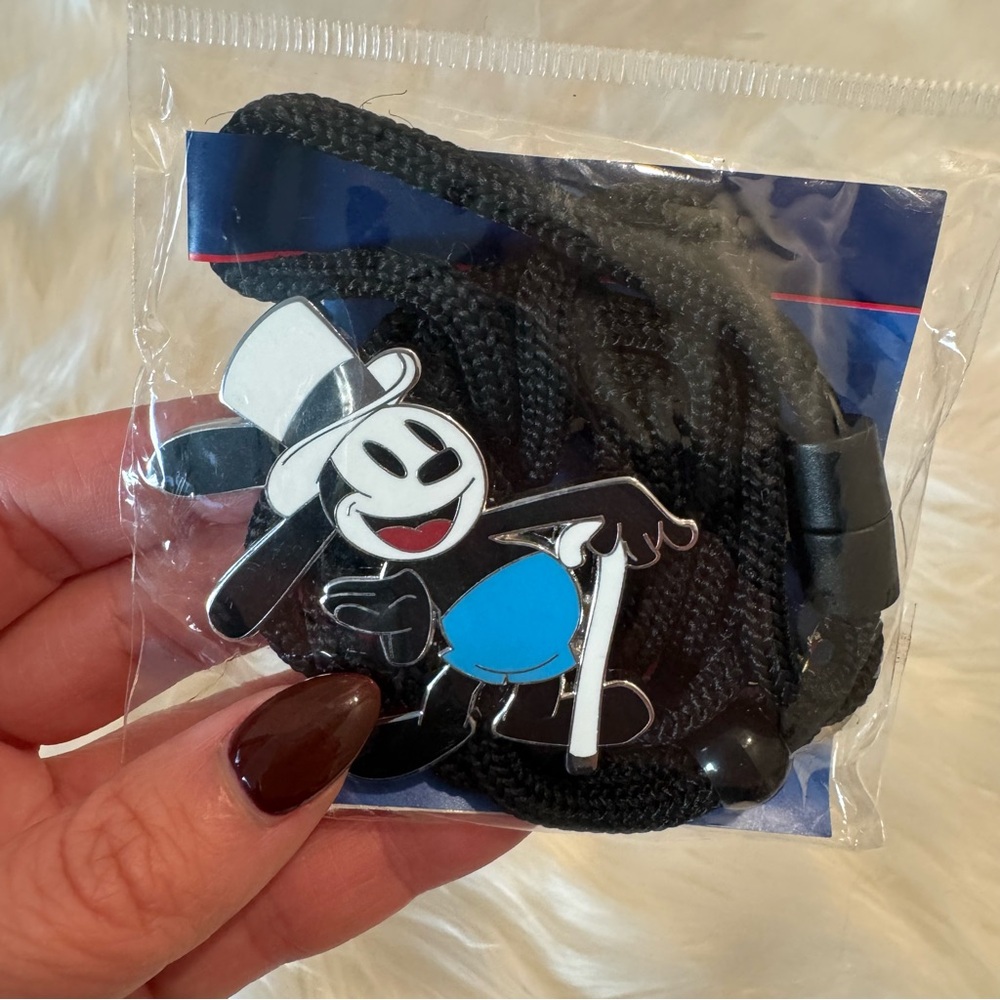 Disney: Oswald Lucky Rabbit Limited Release Exclusive Collectible Lanyard NWT
